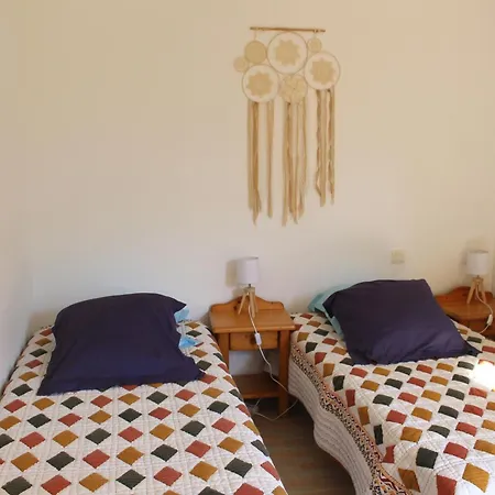 Apartment T3 Classe Trois Etoiles Au Calme De Plain-pied Au Centre Avec Vue Sur Montagne, Annecy A Proximite